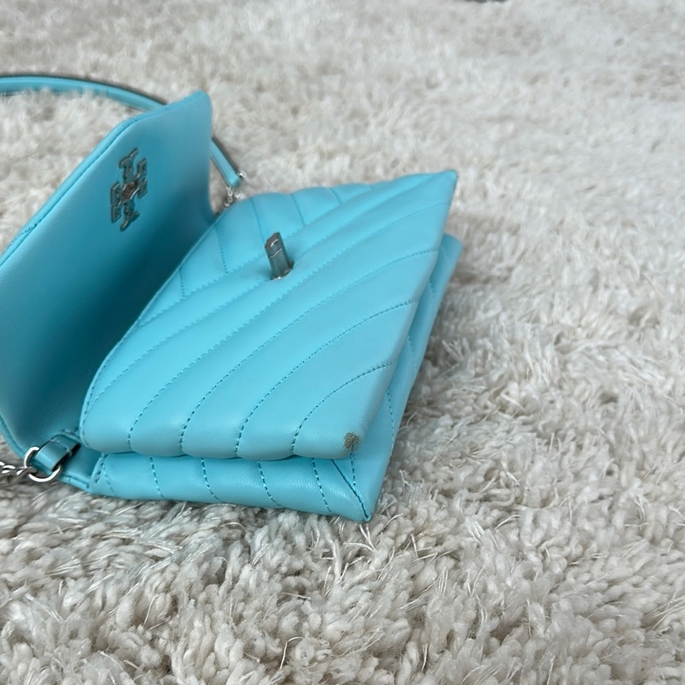 Tory Burch Blue Kira Chevron Shoulder Bag with Silver Clasp and detailing - Picture 5 of 6